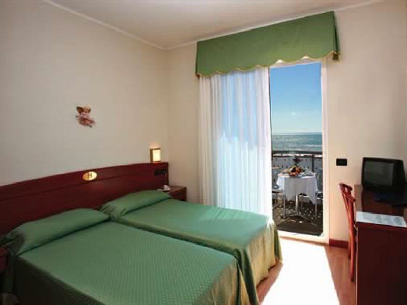 Hotel Helios Lido di Jesolo Luaran gambar